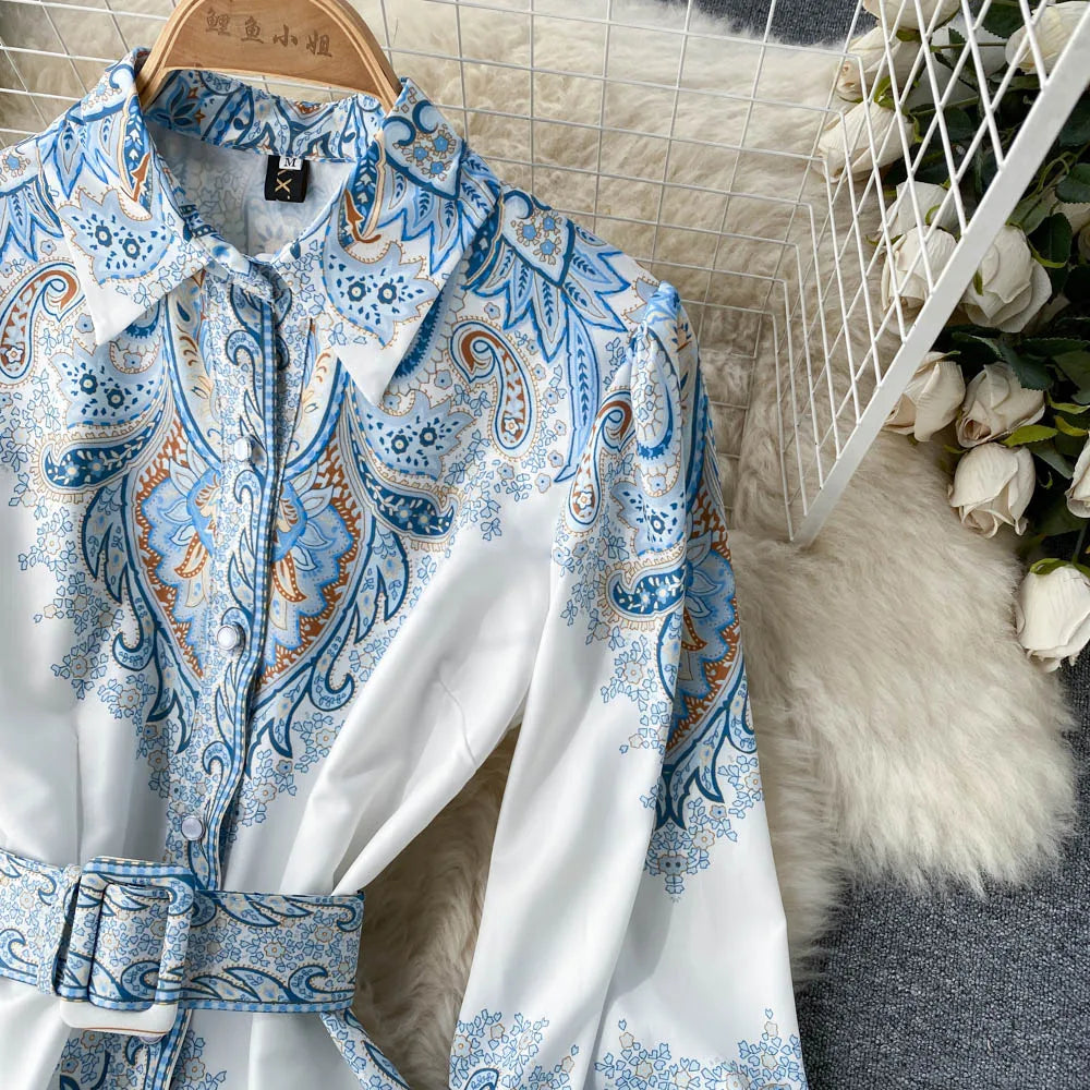 A-Linien-Kleid mit Blumenmuster und Gürtel