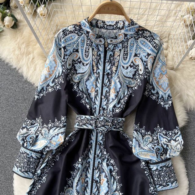 A-Linien-Kleid mit Blumenmuster und Gürtel