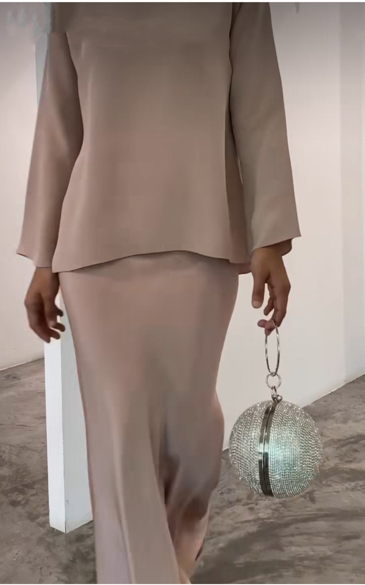 Asya - Set mit amerikanischem Perlenkleid